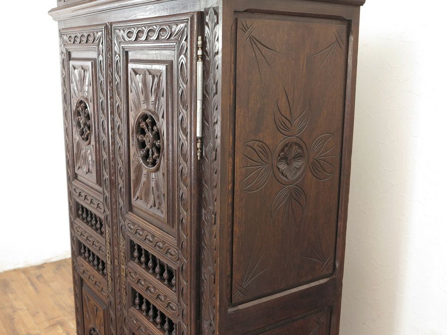 アンティーク家具　彫刻家具　ボンティエール