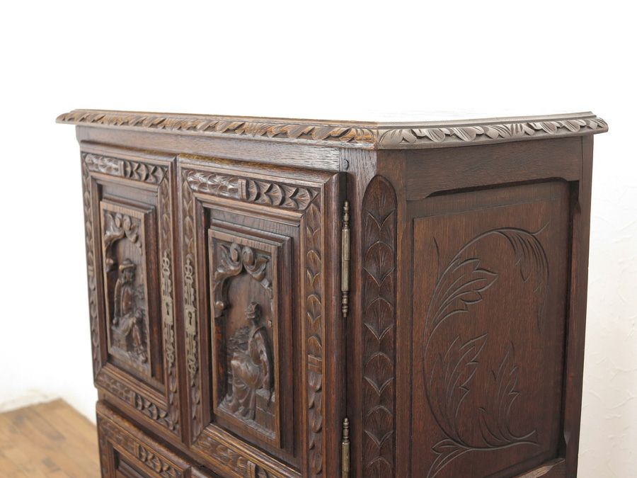 アンティーク家具　彫刻家具　サイドキャビネット