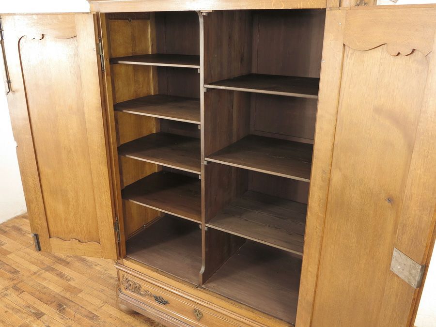 アンティーク家具　キャビネット
