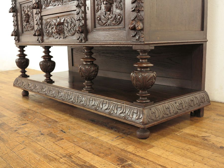 イギリスアンティーク家具　キャビネット