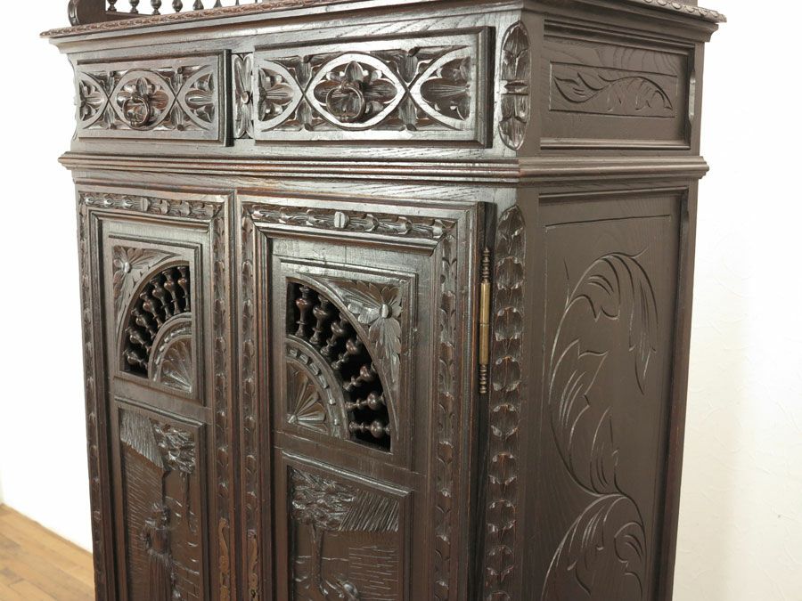 アンティーク家具　ブルターニュ　キャビネット