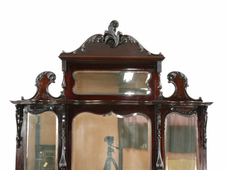 イギリスアンティーク家具　ビクトリアンキャビネット