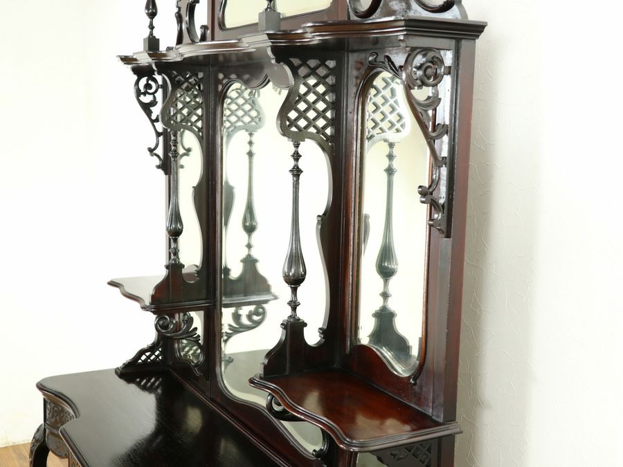 イギリスアンティーク家具　ビクトリアンキャビネット