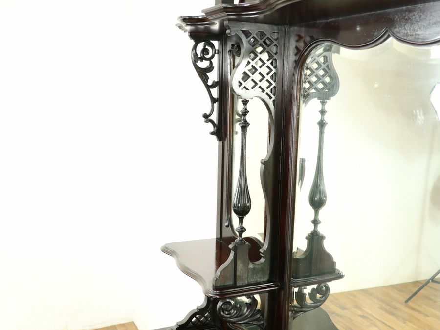 イギリスアンティーク家具　ビクトリアンキャビネット
