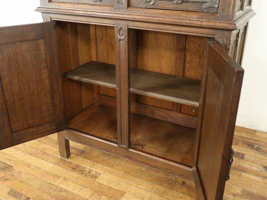アンティーク家具　ゴシック キャビネット