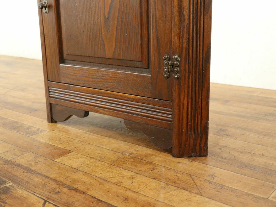 アンティーク家具 コーナーキャビネット