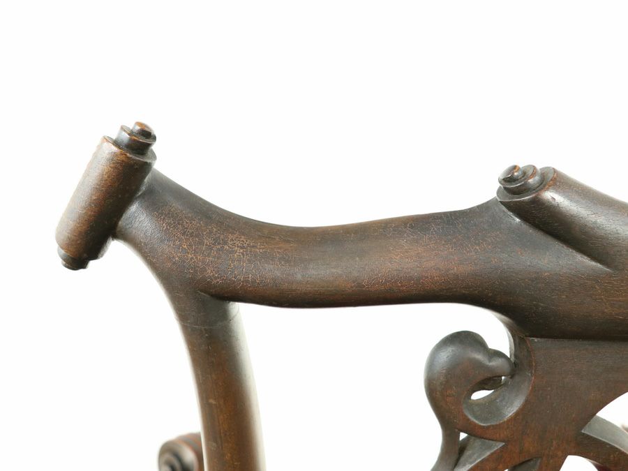 張替済チッペンデールアームチェア 58879a<BR>在庫2脚