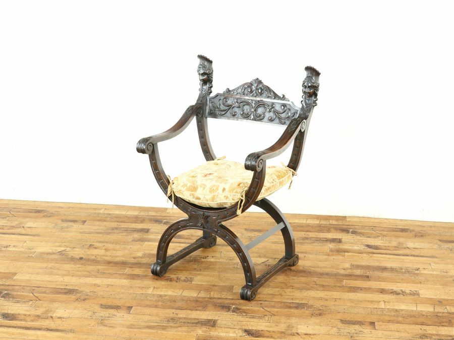 落ち着いた雰囲気とツヤ フランスアンティーク サボナローラチェア