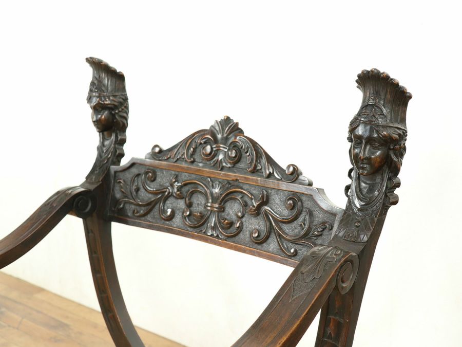 落ち着いた雰囲気とツヤ フランスアンティーク サボナローラチェア