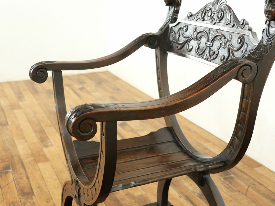 落ち着いた雰囲気とツヤ フランスアンティーク サボナローラチェア