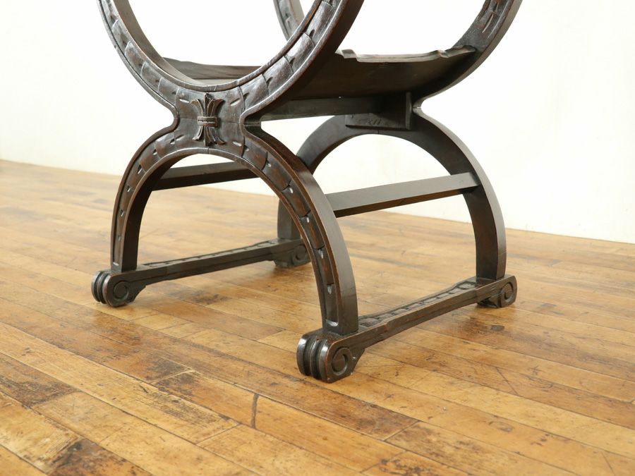 落ち着いた雰囲気とツヤ フランスアンティーク サボナローラチェア