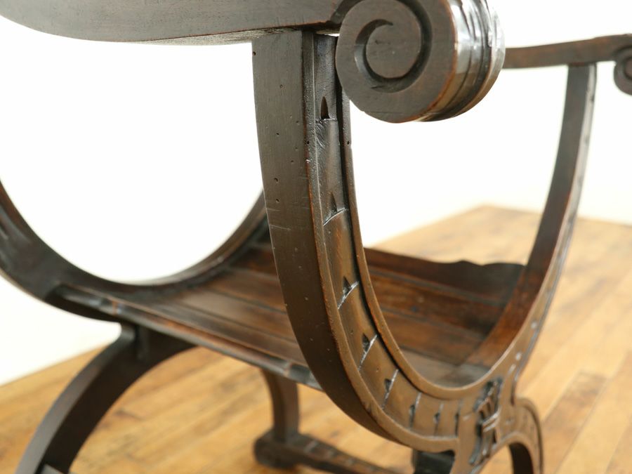 落ち着いた雰囲気とツヤ フランスアンティーク サボナローラチェア