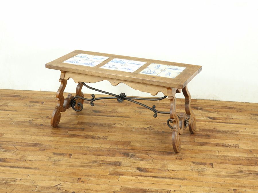 アンティーク家具 タイルトップコーヒーテーブル