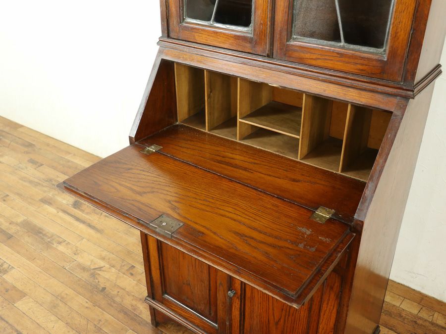 ステンドグラスが可愛らしいスリムサイズ ブックビューロー 59307