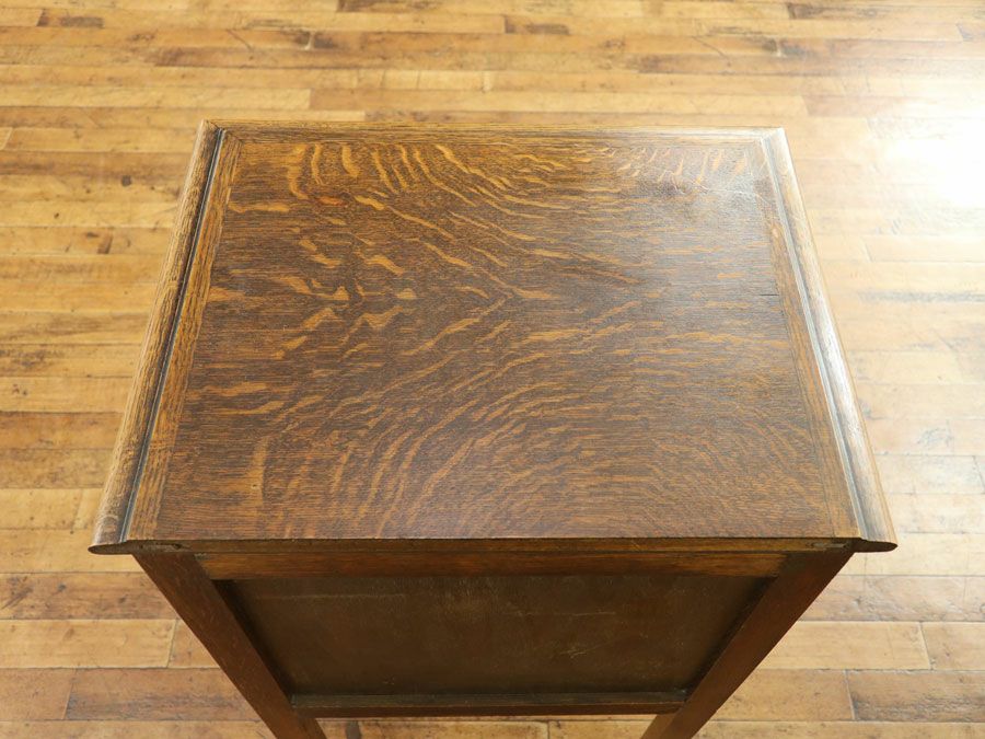 アンティーク家具 ナイトテーブル 65020b
