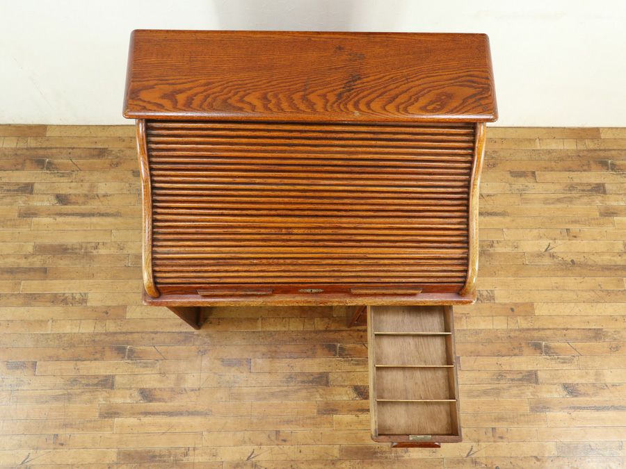 蛇腹式扉がかっこいい憧れの家具、イギリスアンティーク ロールトップ