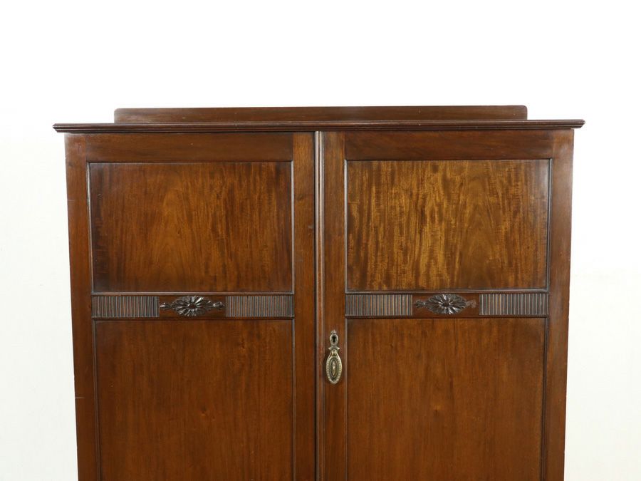 イギリスアンティーク家具ジェンツローブ 59658