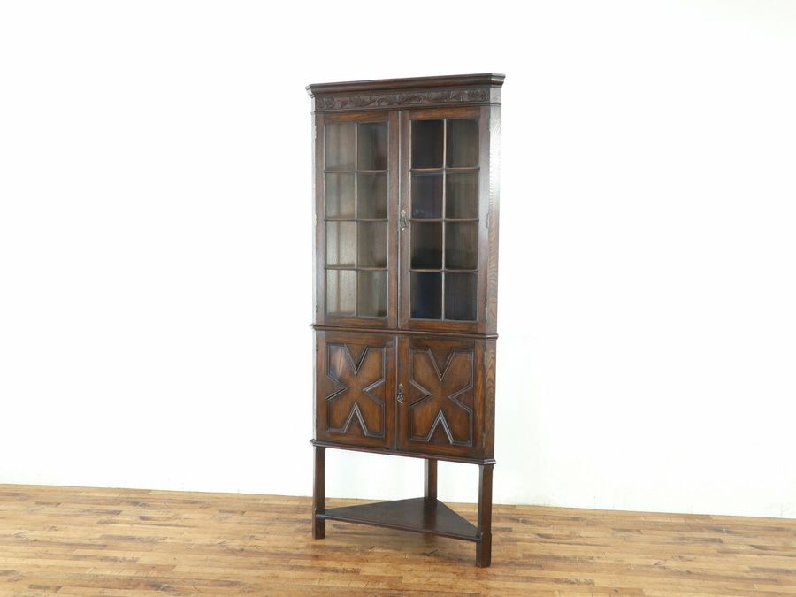 無垢材の味わいも魅力 イギリスアンティーク コーナーキャビネット