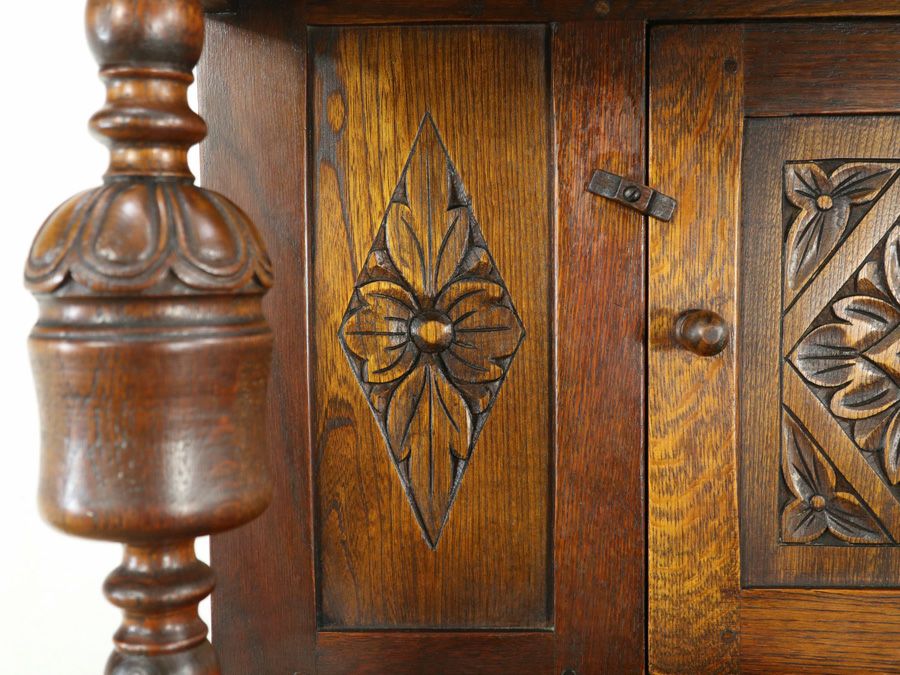 イギリスアンティーク家具キャビネット 59768