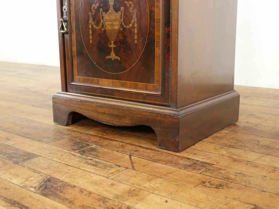 イギリスアンティーク家具ナイトテーブル 59773