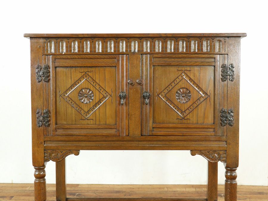 イギリスアンティークサイドキャビネット 59880