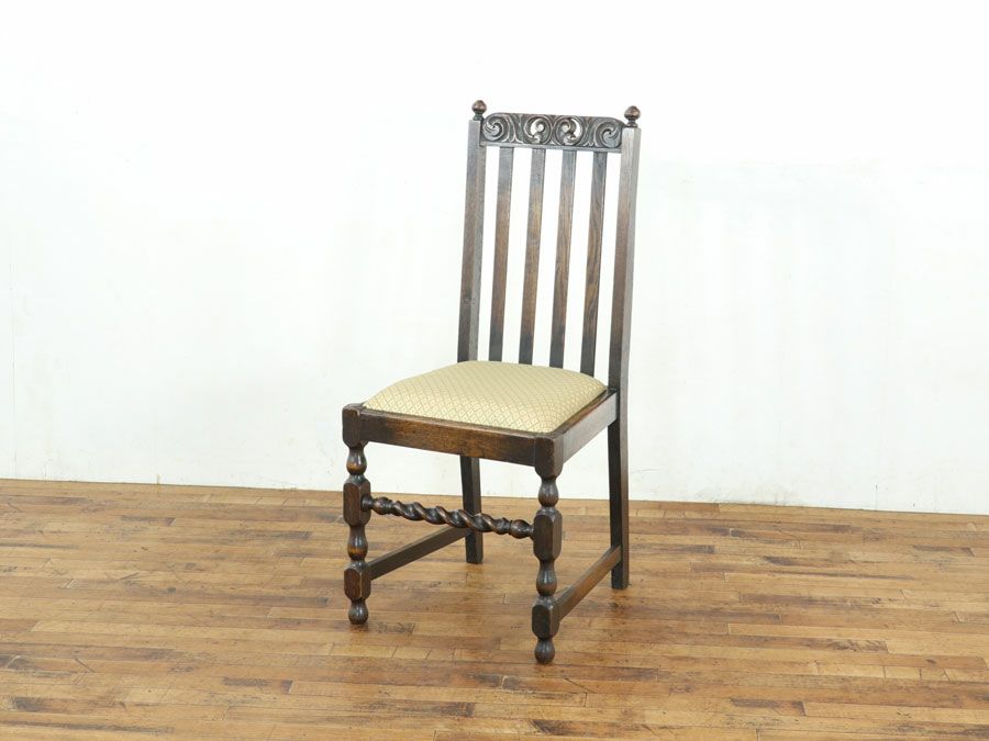 透かし彫りも魅力 張替済ダイニングチェア 59848<br>在庫2脚