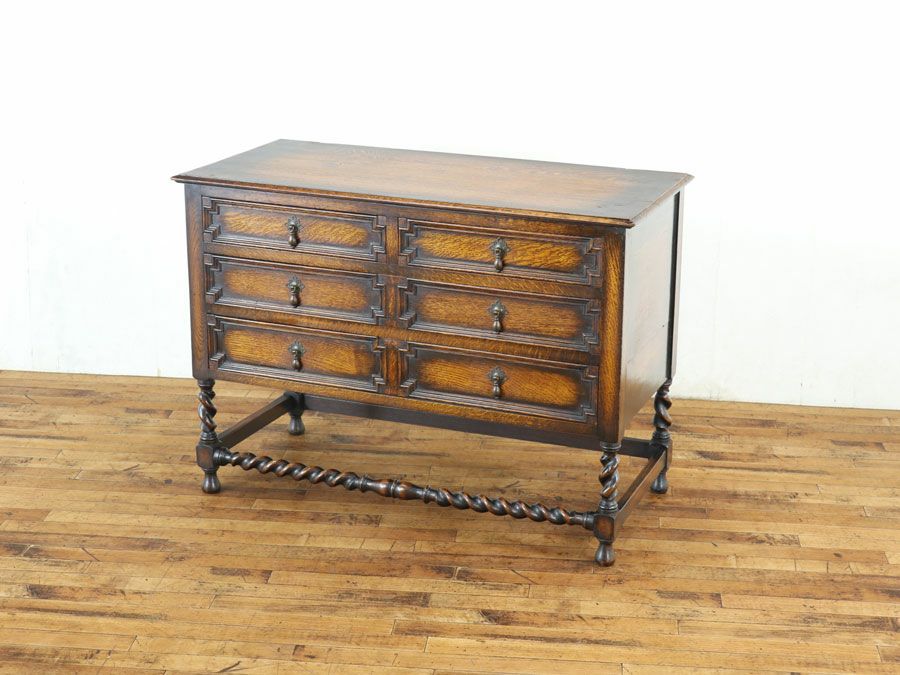 イギリスアンティーク家具らしいカッコよさ 幅広タイプ ツイストレッグ