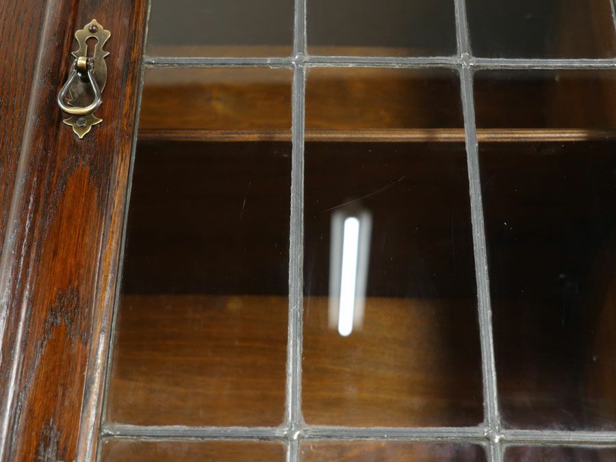 細身サイズのメリット ステンドグラスも魅力 ブックケース 80081