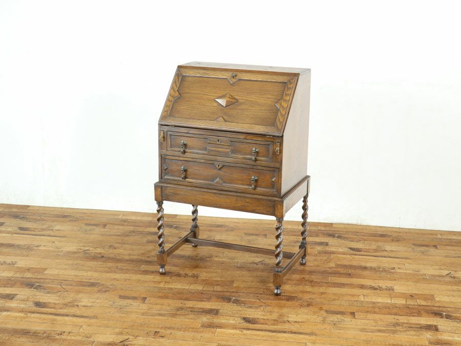 シャープなツイスト ライティングビューロー 80252 | アンティーク