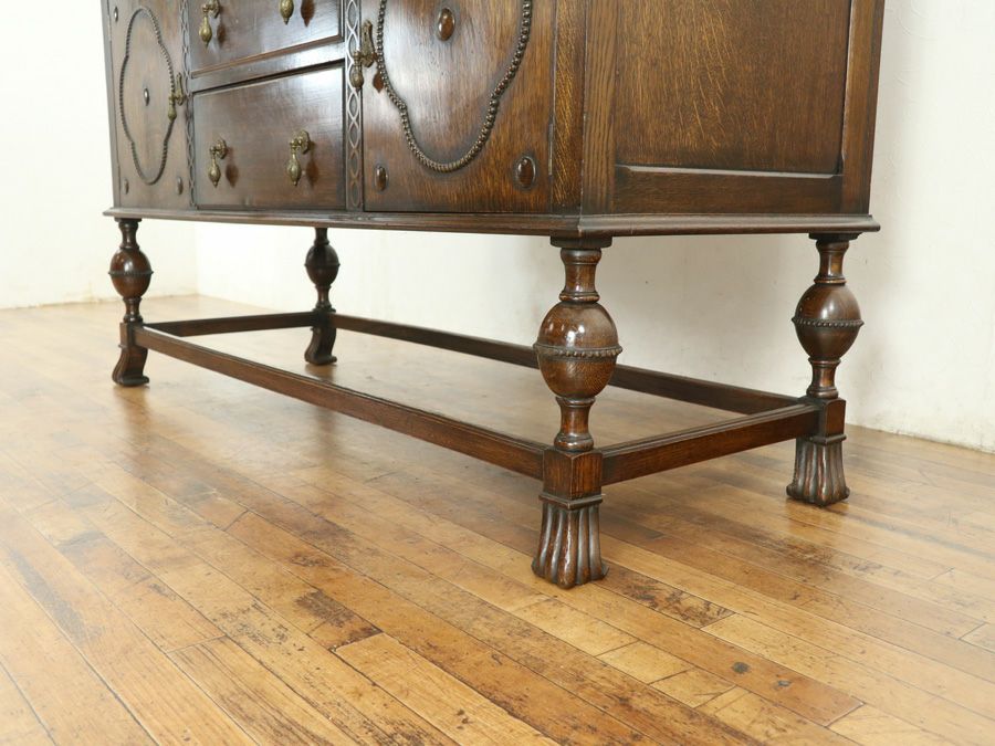 個性と上質感 イギリスアンティーク サイドボード 80438