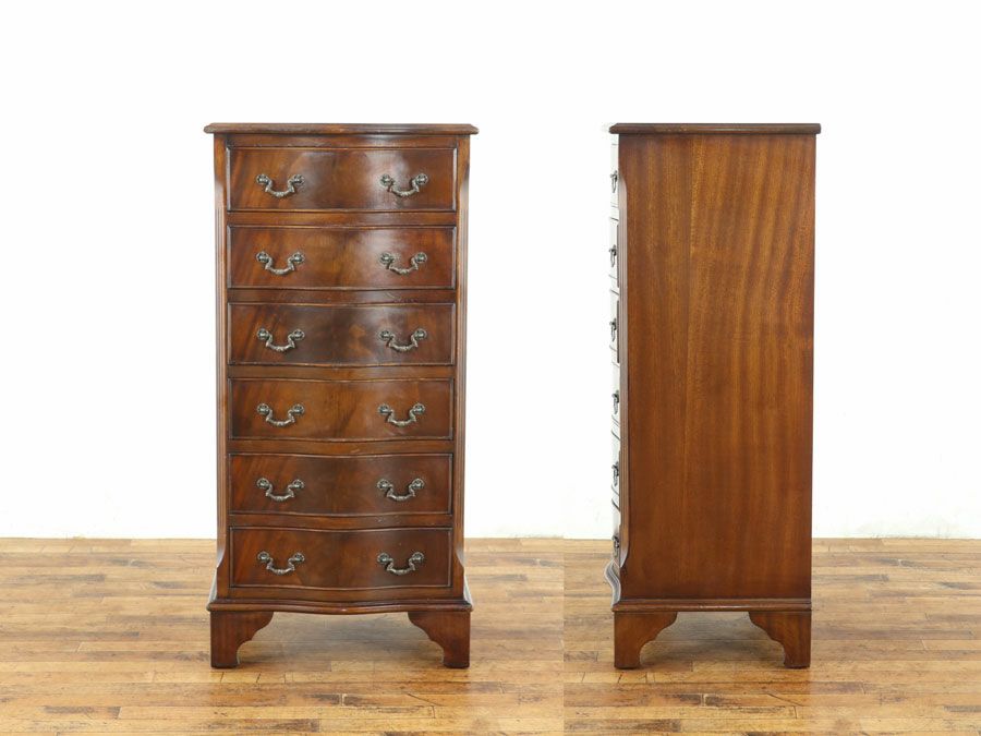 美しいサーペンタインフロントとマホガニー材の杢目 チェスト 80588