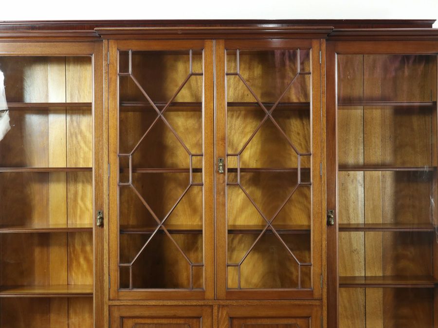 イギリスアンティーク家具 キャビネット 80609