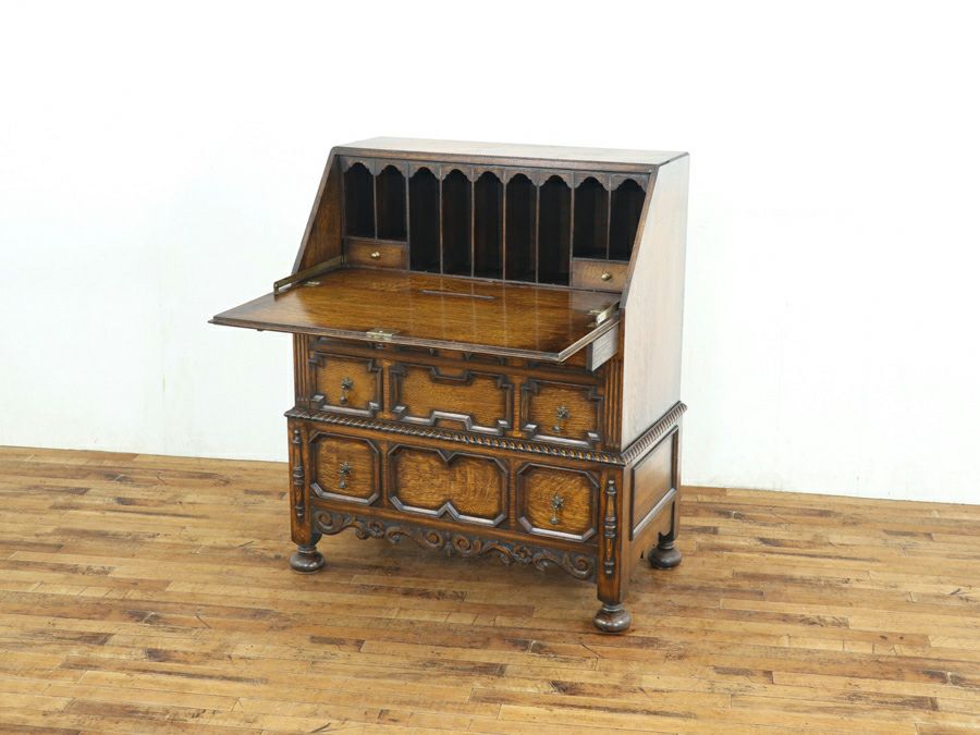 特徴的なデザイン 独特の存在感 イギリスアンティーク ライティング