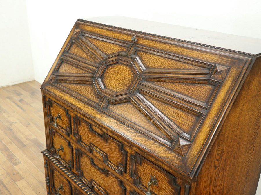 特徴的なデザイン 独特の存在感 イギリスアンティーク ライティング