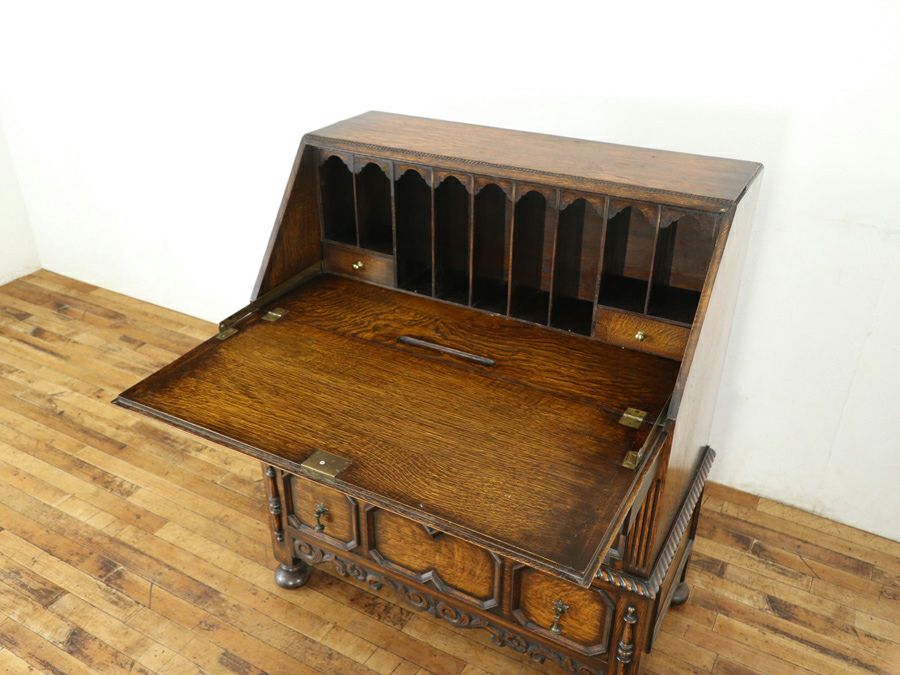 特徴的なデザイン 独特の存在感 イギリスアンティーク ライティング