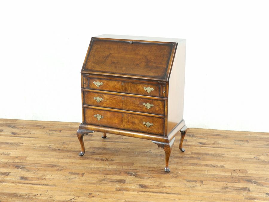 ウォールナットの美しい杢目 ライティングビューロー 80864