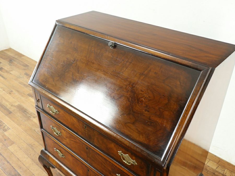 ウォールナットの美しい杢目 ライティングビューロー 80864