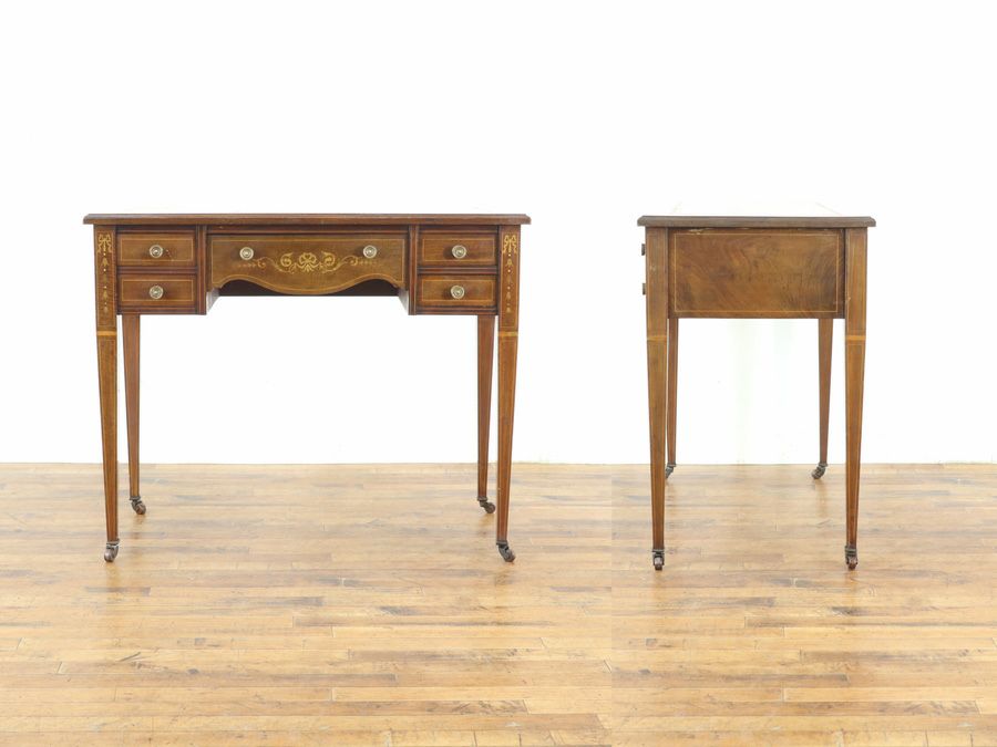 すっきりと上品なたたずまいのエドワーディアンレディデスク 80858