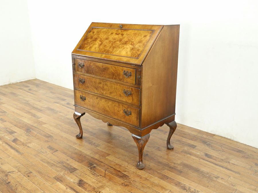 バールウォールナットの美しい杢目 伝統と流行 ライティングビューロー 80820