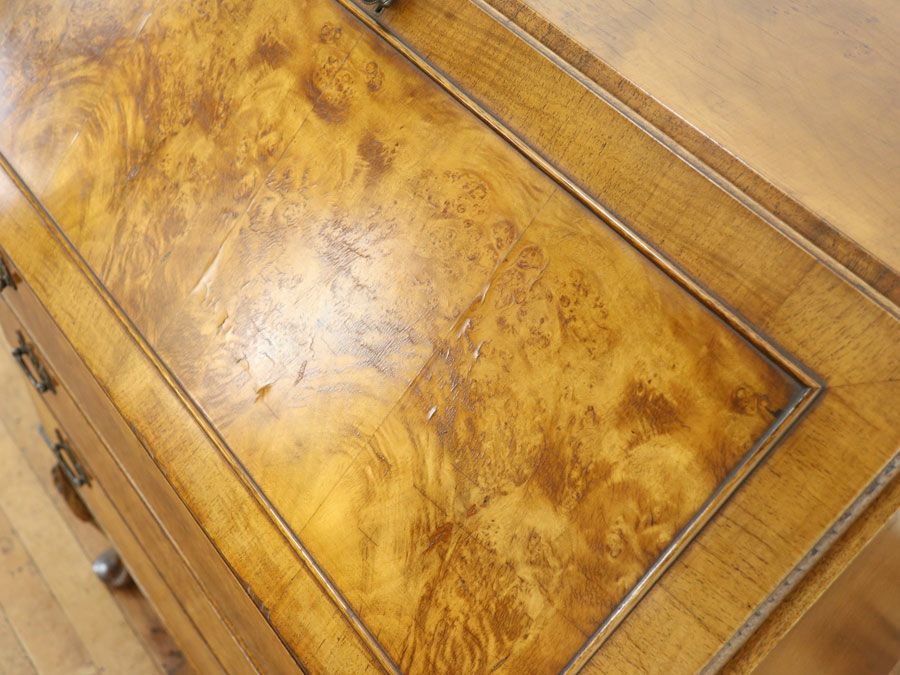 バールウォールナットの美しい杢目 伝統と流行 ライティングビューロー 80820