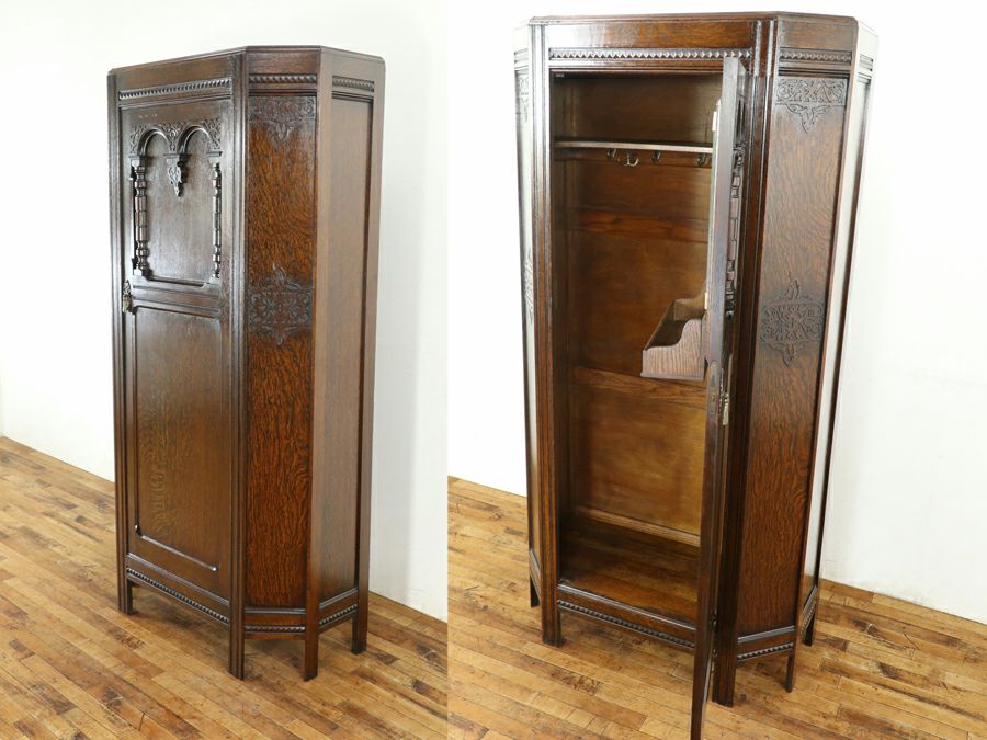 立体的な装飾に感じるこだわりのデザインと不思議な魅力のワードローブ 80854