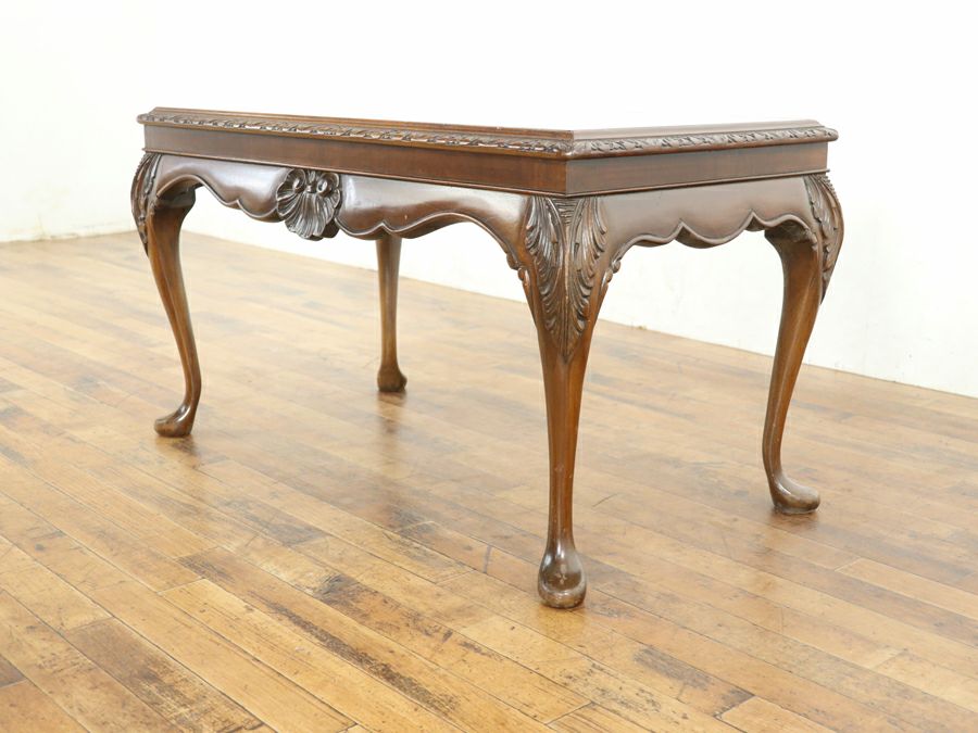 華やかなデザインの中に感じるイギリスらしさ ガラストップコーヒーテーブル 80758