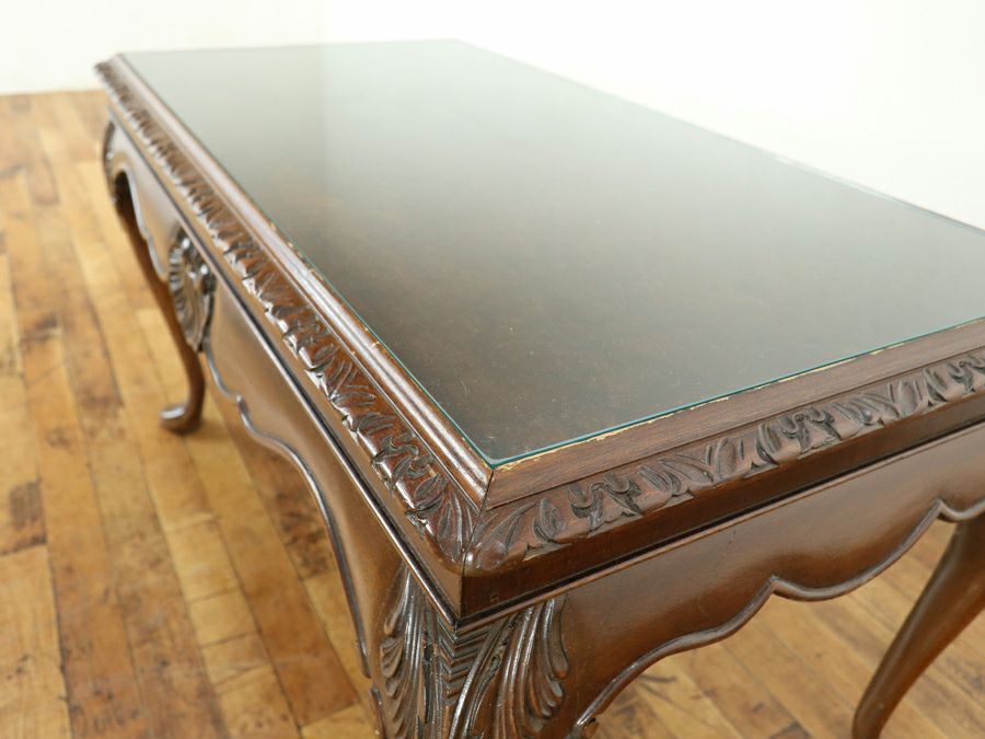 華やかなデザインの中に感じるイギリスらしさ ガラストップコーヒーテーブル 80758