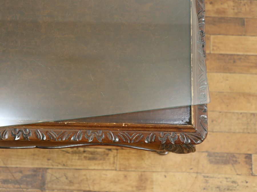 華やかなデザインの中に感じるイギリスらしさ ガラストップコーヒーテーブル 80758