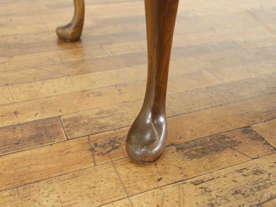 華やかなデザインの中に感じるイギリスらしさ ガラストップコーヒーテーブル 80758