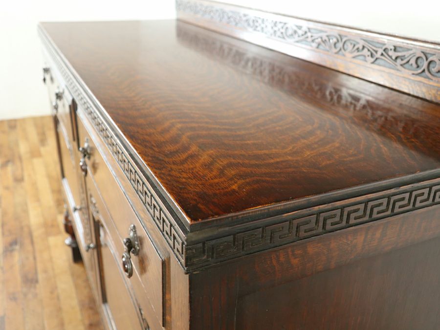 美しい杢目と収納部のレイアウトも魅力のサイドボード 80775