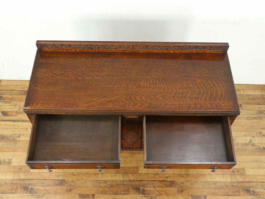 美しい杢目と収納部のレイアウトも魅力のサイドボード 80775