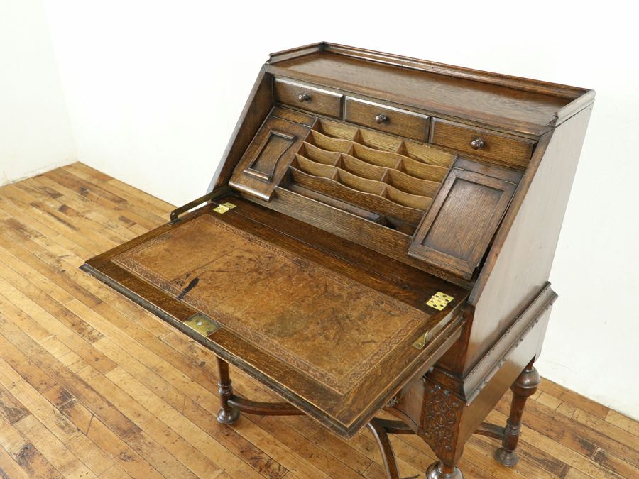 こだわりの美しいデザインと杢目も魅力のライティングビューロー 80870