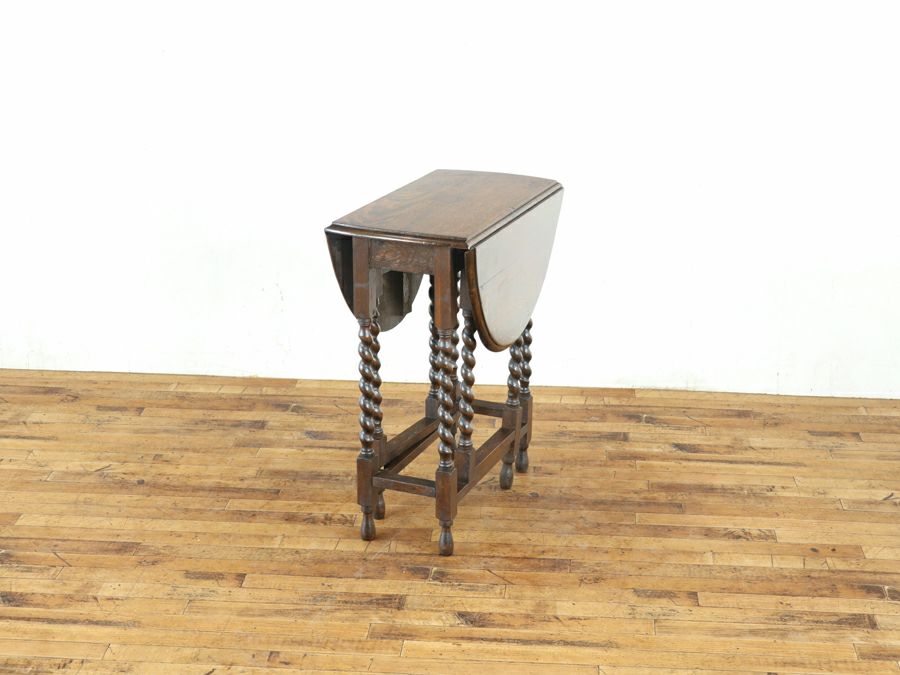 アンティーク家具のサイドテーブルとしては定番の拡張式サイドテーブル・ゲートレッグテーブル 80891
