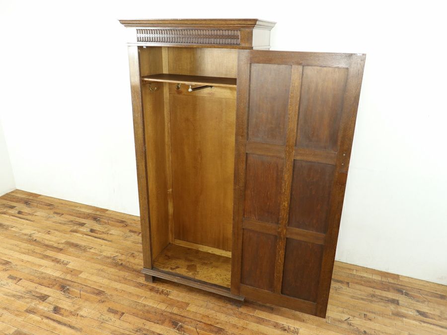 少し薄型のサイズも魅力のナチュラルな雰囲気のワードローブ 80652